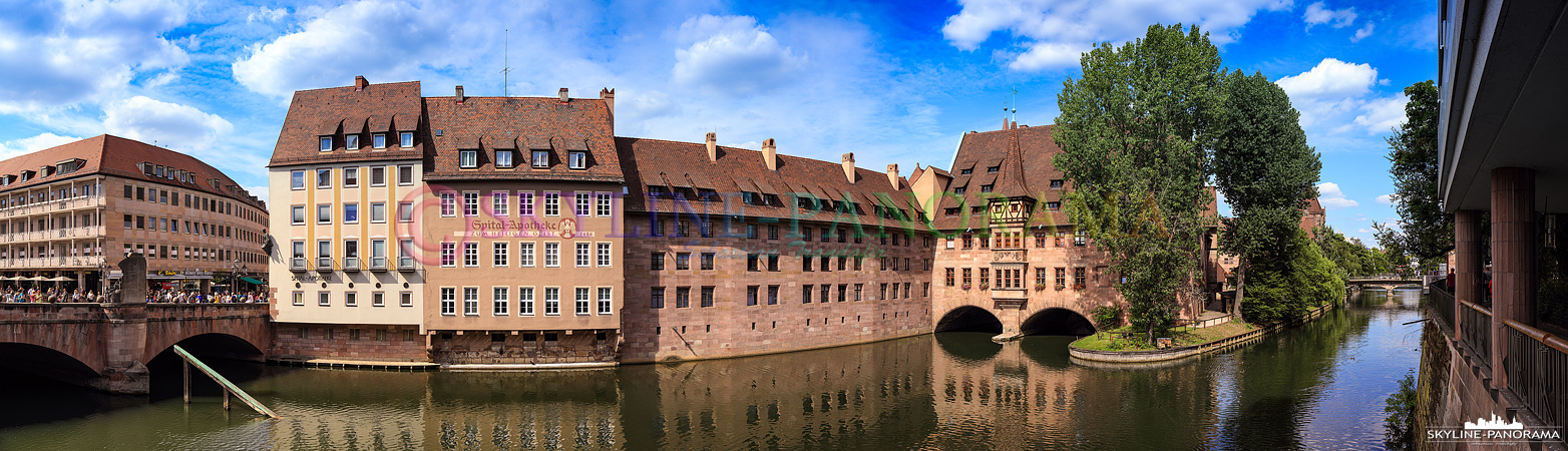 Altstadt Panorama - Das historische Heilig Geist Spital in der Nürnberger Altstadt. 