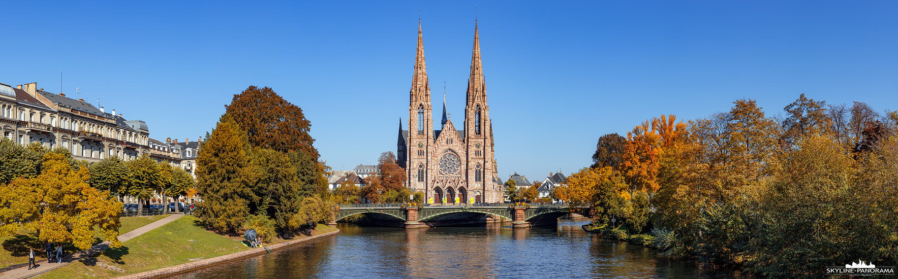 Bilder aus Straßburg - Die Paulskirche (Église Saint-Paul), am Ufer der Ill gelegen, befindet sich in der Neustadt von Straßburg, hierbei handelt es sich um eine protestantische Kirche, die im neugotischen Stil erbaut wurde.